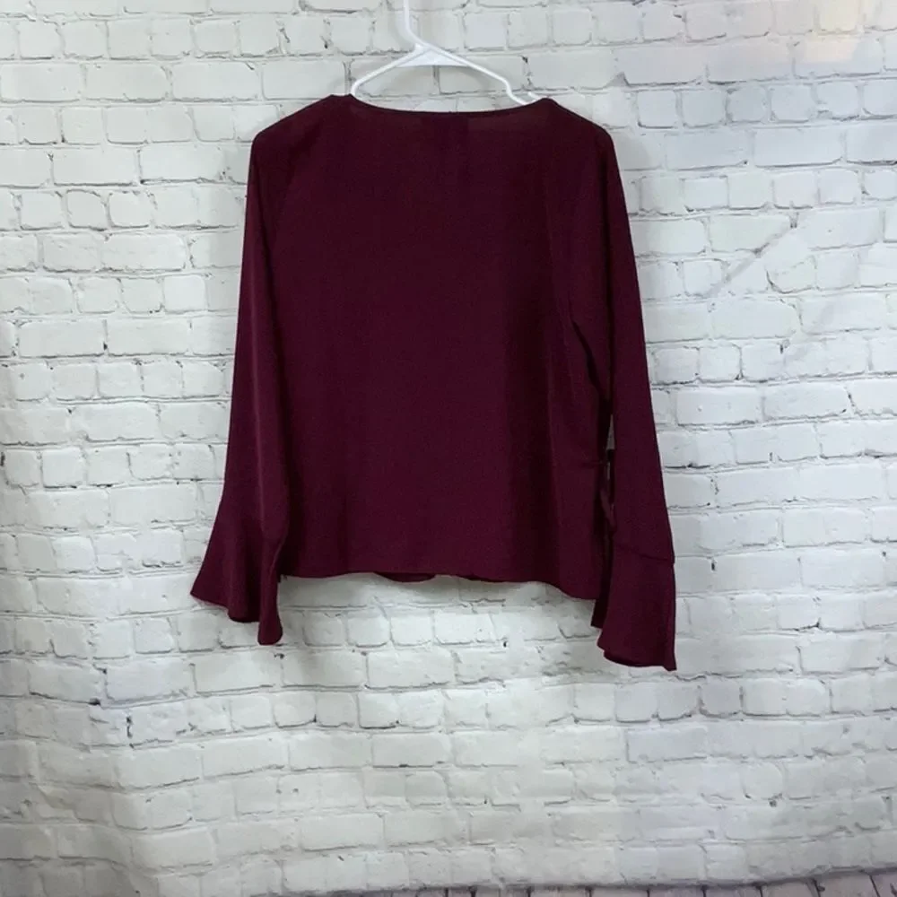 Skies Are Blue Bell Sleeve Blouse Small Burgundy Crochet Lace V-Neck Tie Top